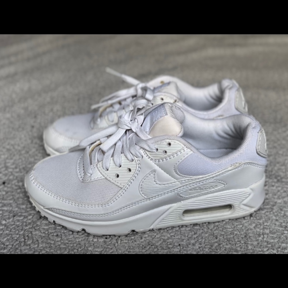Nike Women’s Air Max 90